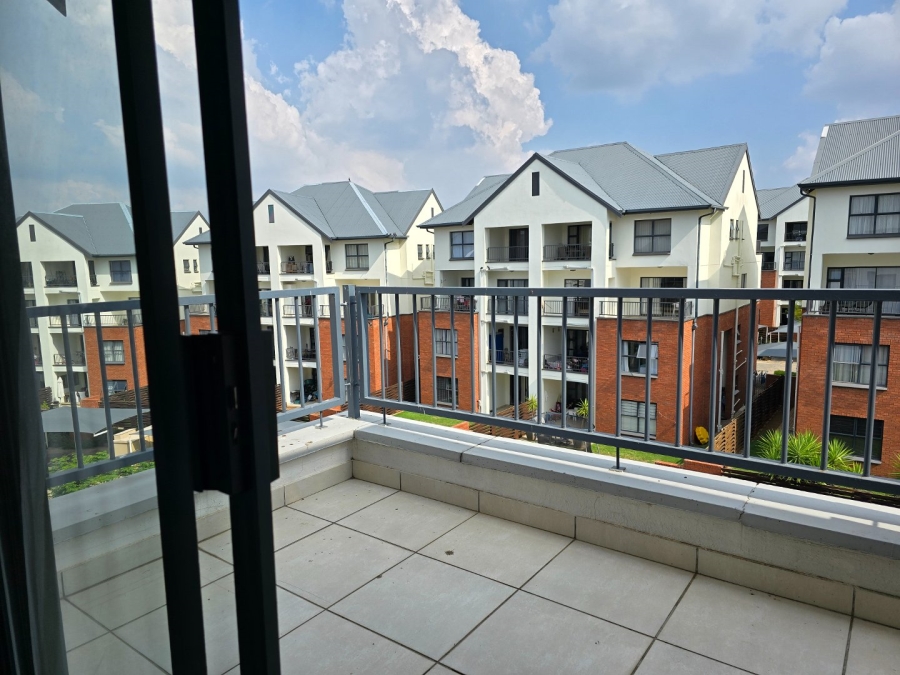 To Let 2 Bedroom Property for Rent in Greenstone Crest Gauteng