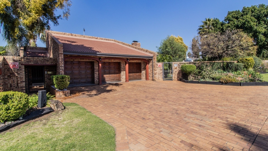 5 Bedroom Property for Sale in Meyersdal Gauteng