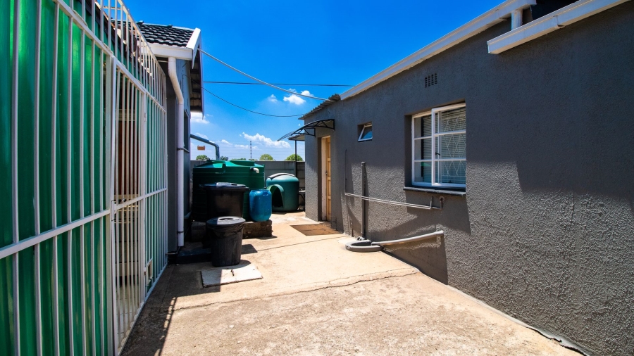 4 Bedroom Property for Sale in Bonaero Park Gauteng