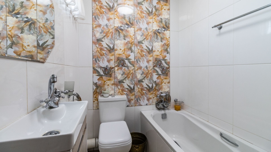 4 Bedroom Property for Sale in Bonaero Park Gauteng