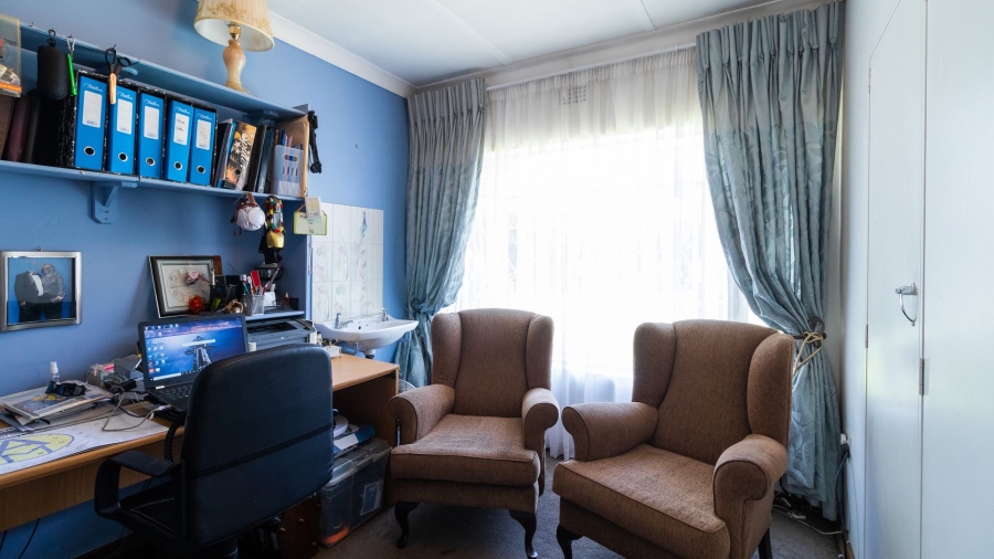 4 Bedroom Property for Sale in Bonaero Park Gauteng