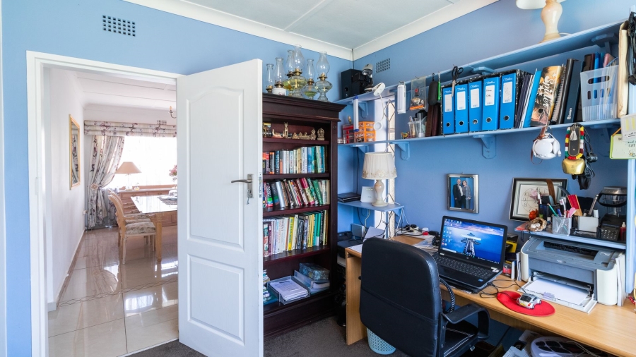 4 Bedroom Property for Sale in Bonaero Park Gauteng