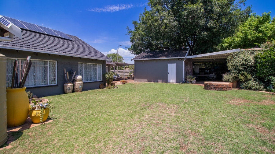 4 Bedroom Property for Sale in Bonaero Park Gauteng