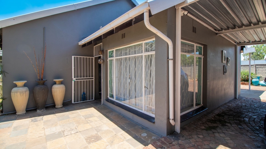 4 Bedroom Property for Sale in Bonaero Park Gauteng