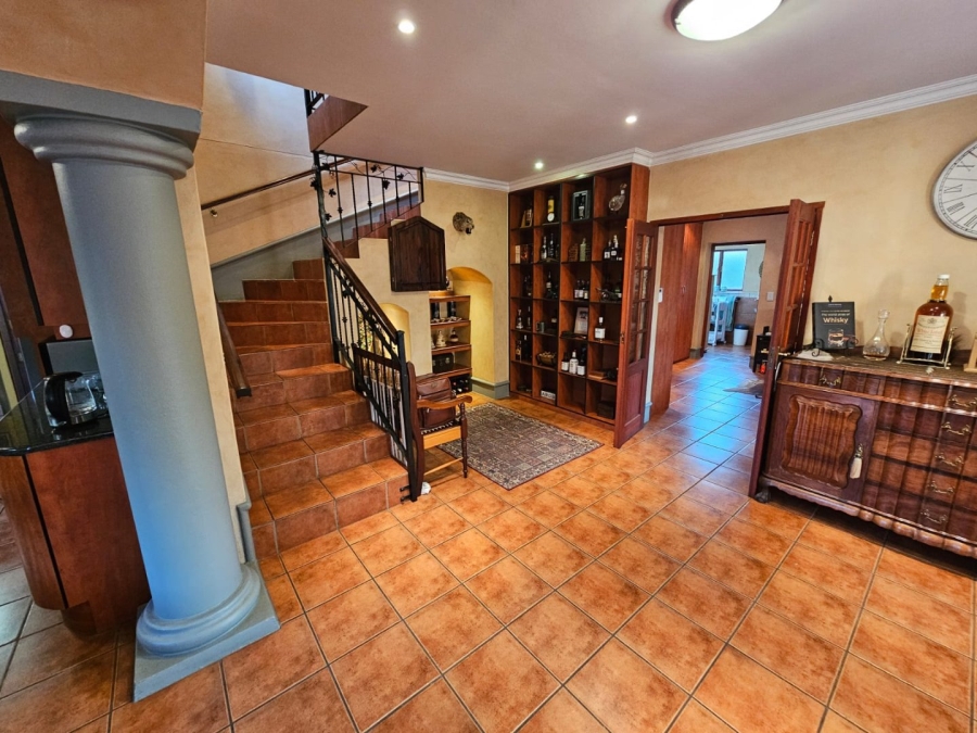 To Let 2 Bedroom Property for Rent in Faerie Glen Gauteng