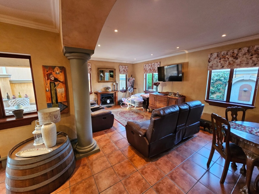 To Let 2 Bedroom Property for Rent in Faerie Glen Gauteng