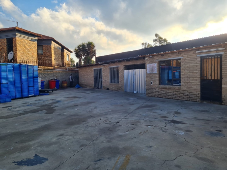 To Let commercial Property for Rent in Lenasia Ext 13 Gauteng