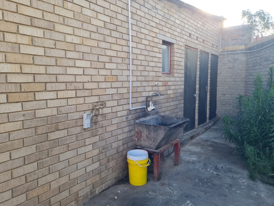 To Let commercial Property for Rent in Lenasia Ext 13 Gauteng