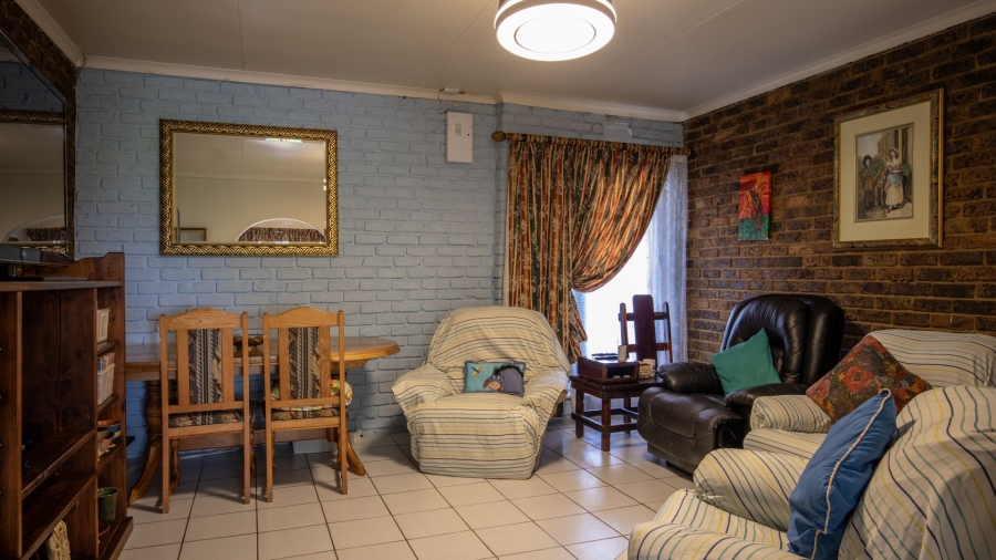 Commercial Property for Sale in Spitskop 533 Ah Gauteng