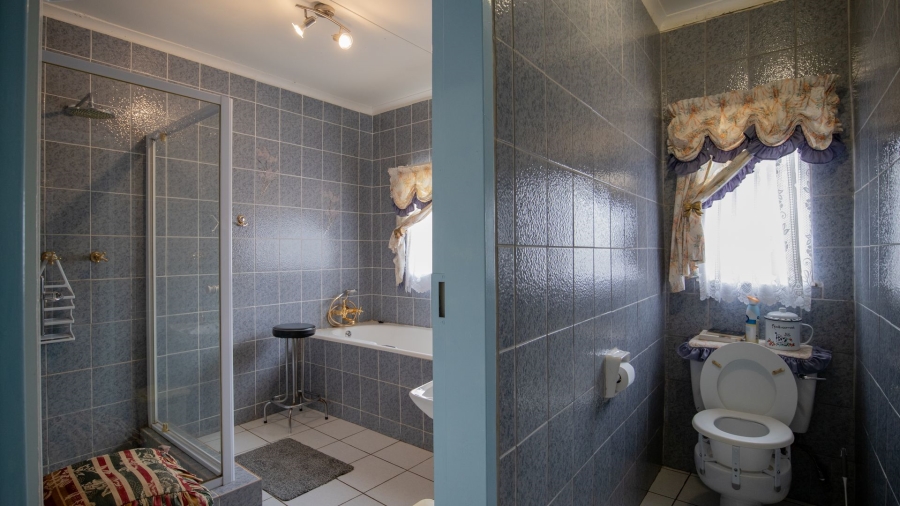 Commercial Property for Sale in Spitskop 533 Ah Gauteng