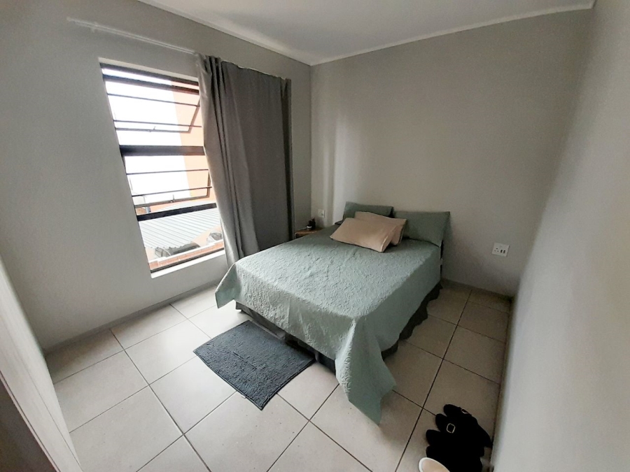 2 Bedroom Property for Sale in Rooihuiskraal North Gauteng