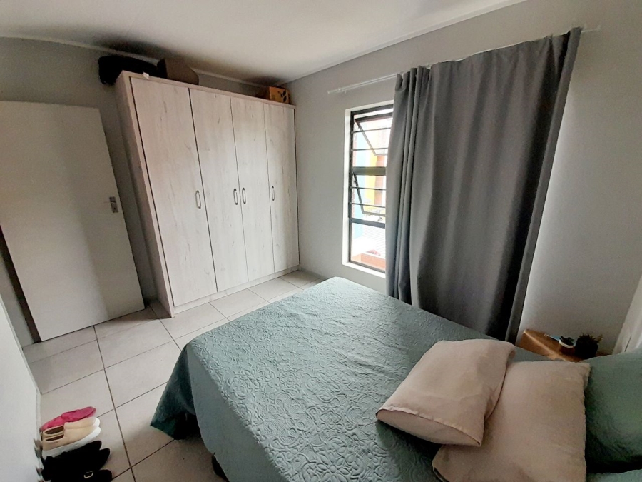 2 Bedroom Property for Sale in Rooihuiskraal North Gauteng