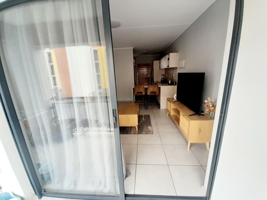 2 Bedroom Property for Sale in Rooihuiskraal North Gauteng