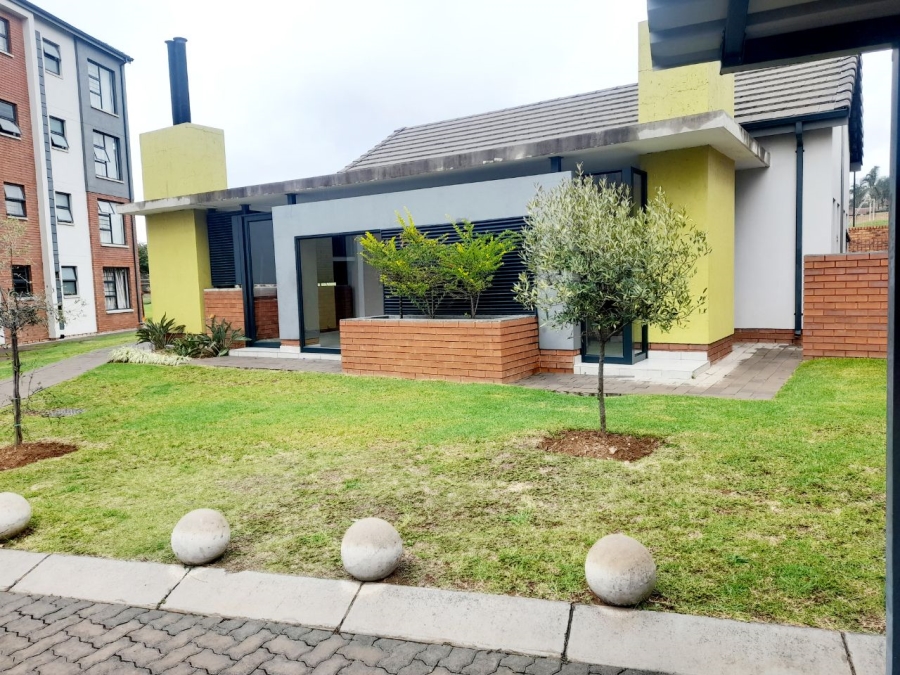 2 Bedroom Property for Sale in Rooihuiskraal North Gauteng