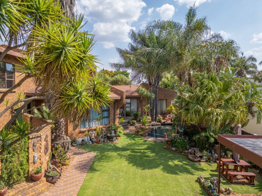 4 Bedroom Property for Sale in Marais Steyn Park Gauteng