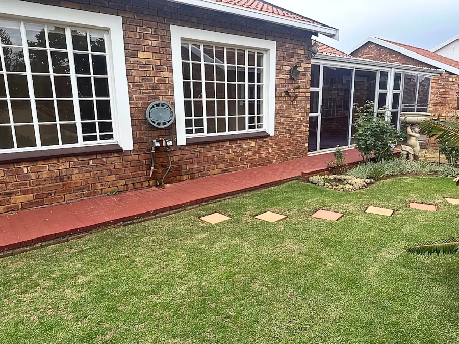 3 Bedroom Property for Sale in Wilro Park Gauteng
