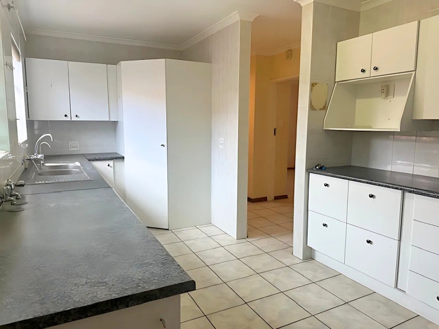 3 Bedroom Property for Sale in Wilro Park Gauteng