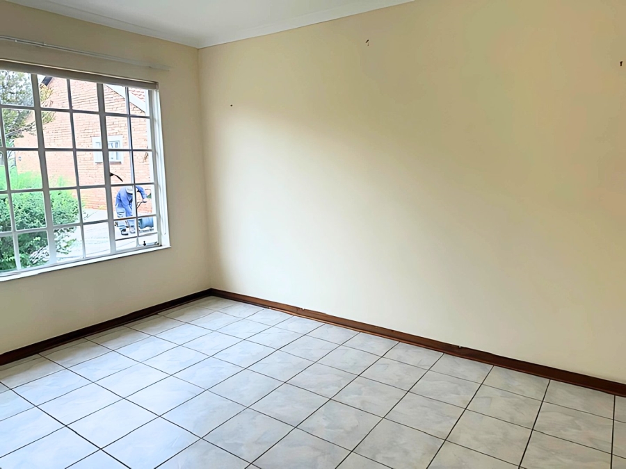 3 Bedroom Property for Sale in Wilro Park Gauteng