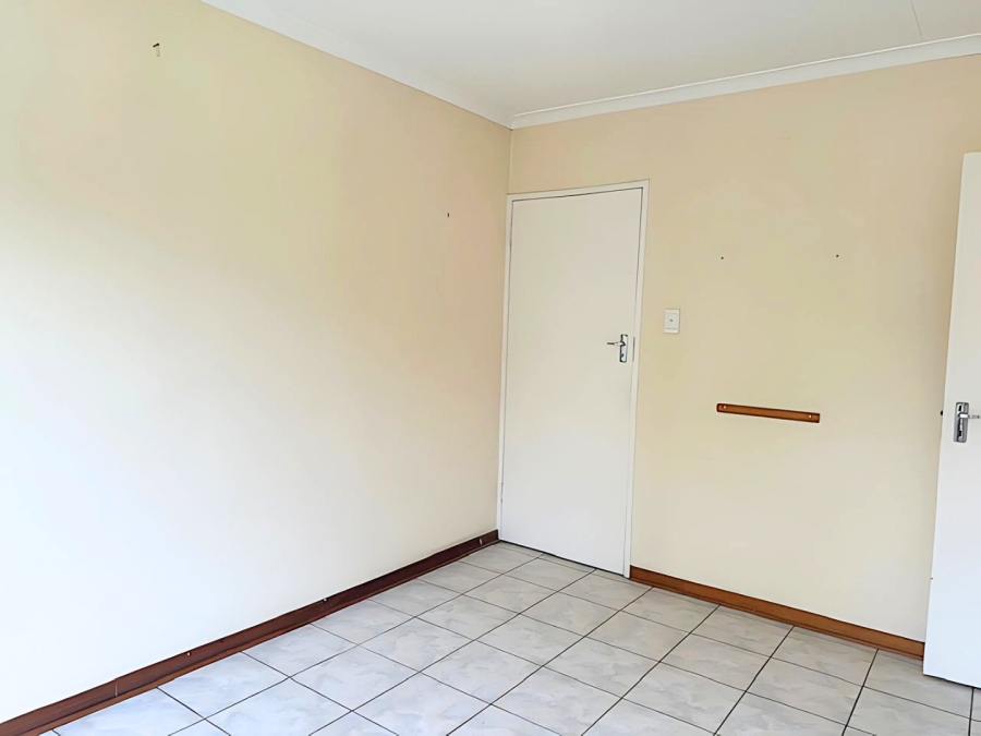 3 Bedroom Property for Sale in Wilro Park Gauteng