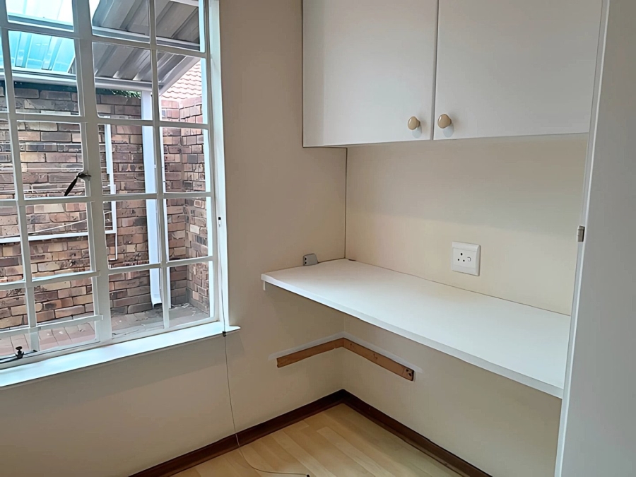 3 Bedroom Property for Sale in Wilro Park Gauteng