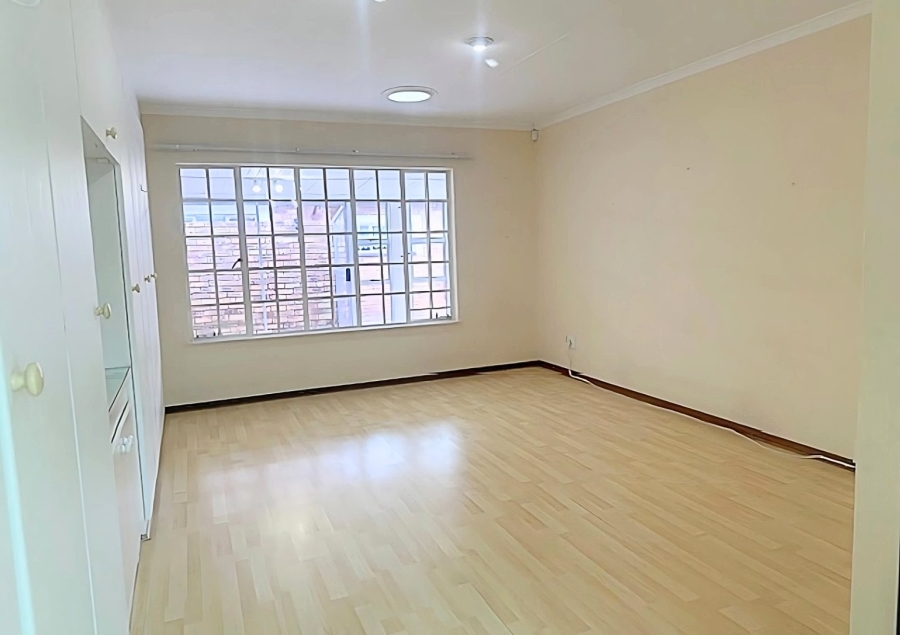 3 Bedroom Property for Sale in Wilro Park Gauteng