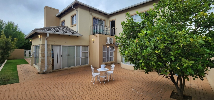 5 Bedroom Property for Sale in Aspen Hills Gauteng