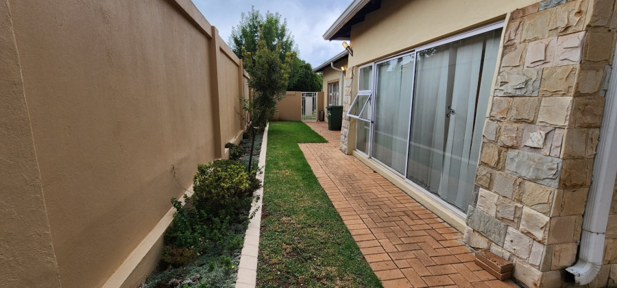 5 Bedroom Property for Sale in Aspen Hills Gauteng