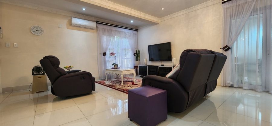 5 Bedroom Property for Sale in Aspen Hills Gauteng