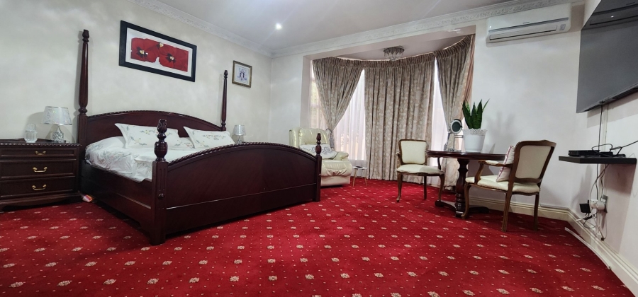 5 Bedroom Property for Sale in Aspen Hills Gauteng