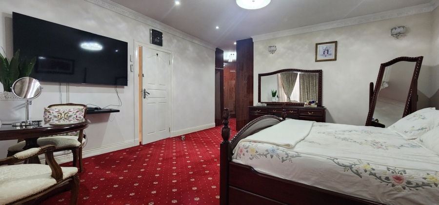 5 Bedroom Property for Sale in Aspen Hills Gauteng