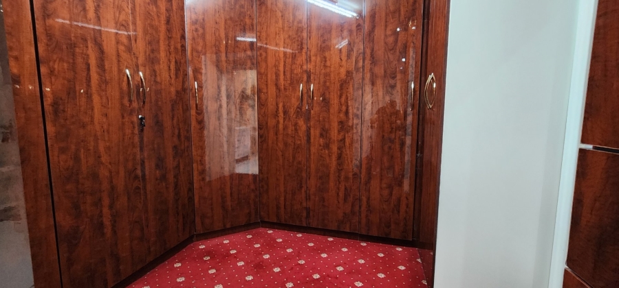 5 Bedroom Property for Sale in Aspen Hills Gauteng