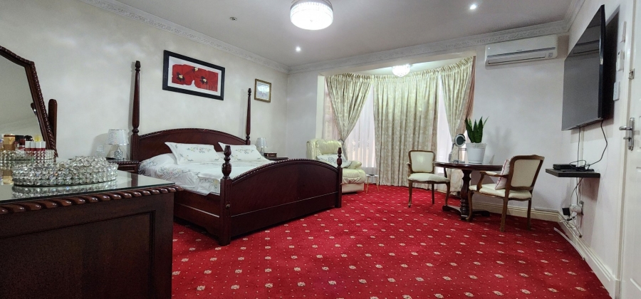 5 Bedroom Property for Sale in Aspen Hills Gauteng