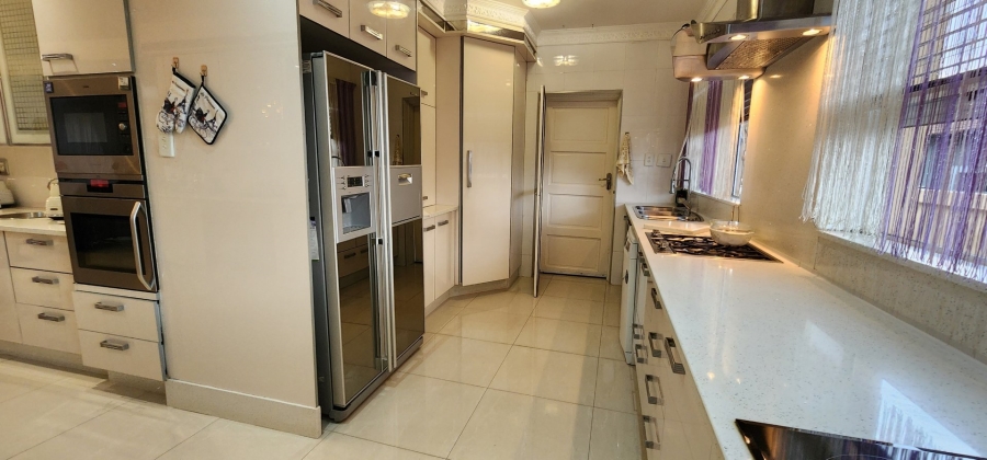 5 Bedroom Property for Sale in Aspen Hills Gauteng