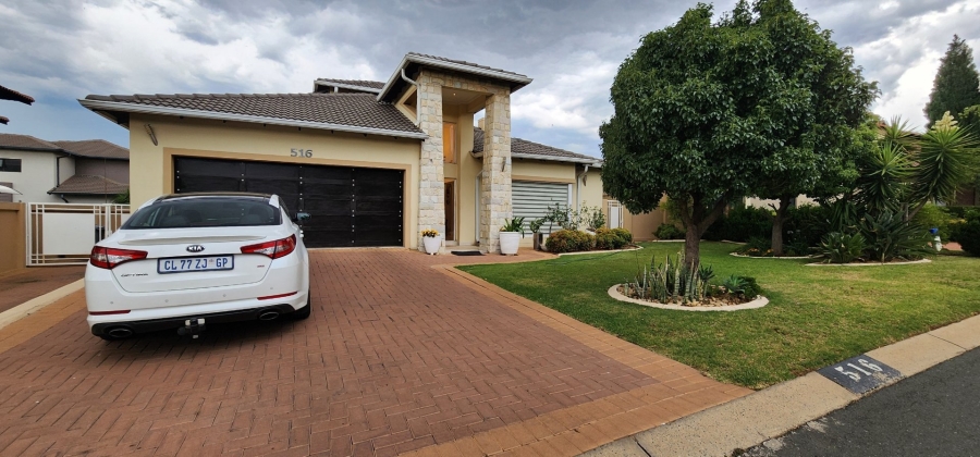 5 Bedroom Property for Sale in Aspen Hills Gauteng
