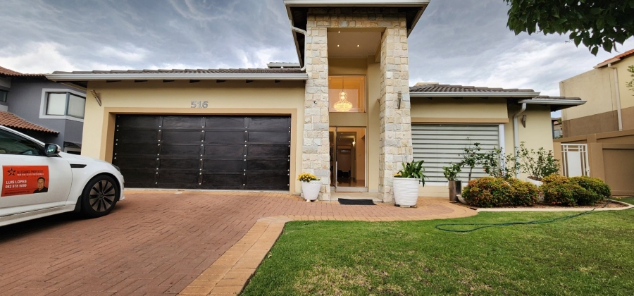 5 Bedroom Property for Sale in Aspen Hills Gauteng