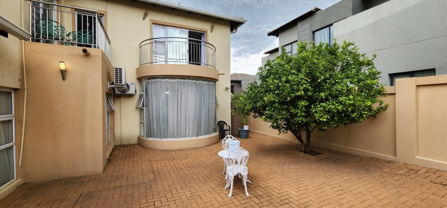 5 Bedroom Property for Sale in Aspen Hills Gauteng