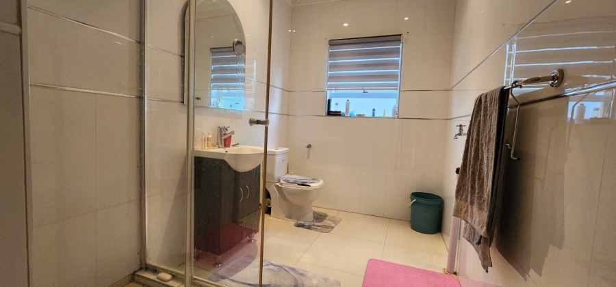 5 Bedroom Property for Sale in Aspen Hills Gauteng