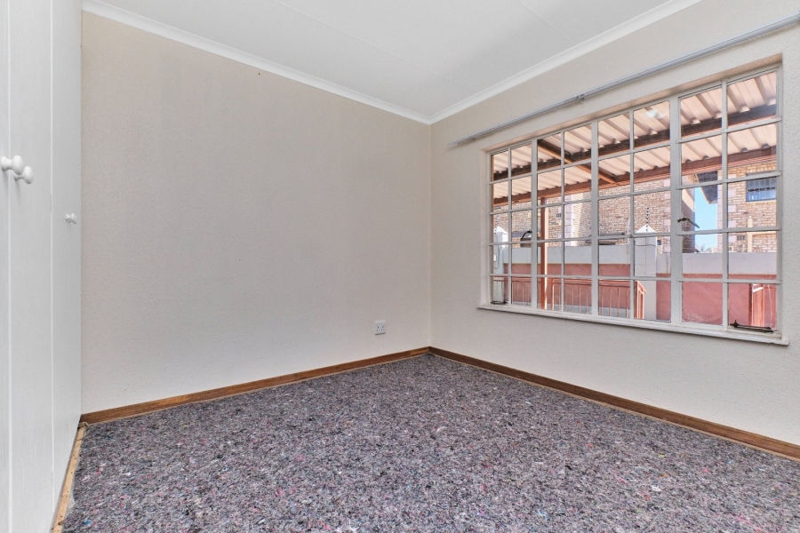 2 Bedroom Property for Sale in Harveston A H Gauteng