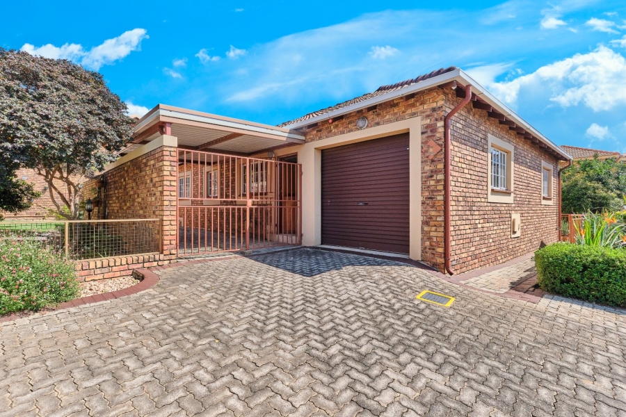 2 Bedroom Property for Sale in Harveston A H Gauteng