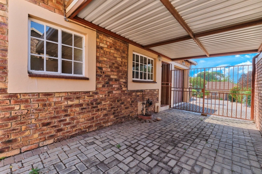 2 Bedroom Property for Sale in Harveston A H Gauteng