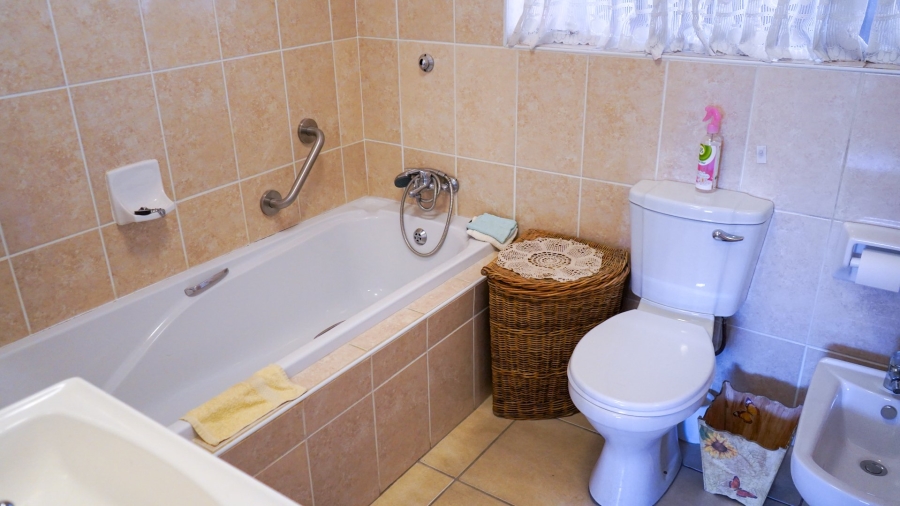 3 Bedroom Property for Sale in Harveston A H Gauteng