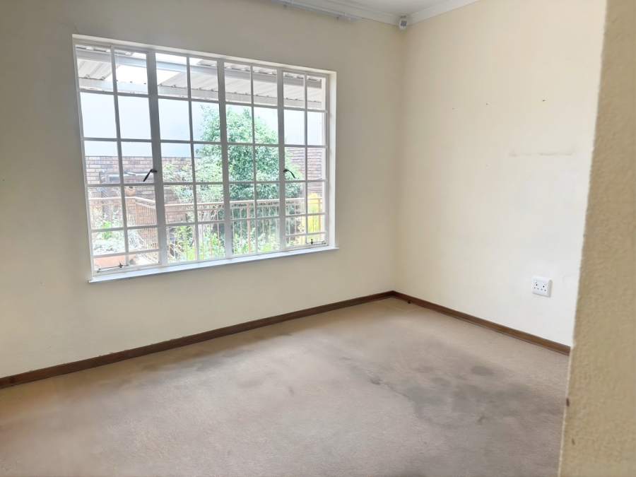 3 Bedroom Property for Sale in Wilgeheuwel Gauteng