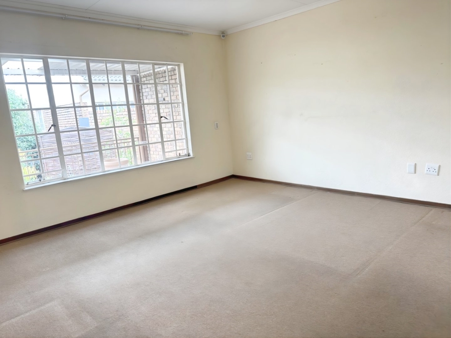 3 Bedroom Property for Sale in Wilgeheuwel Gauteng