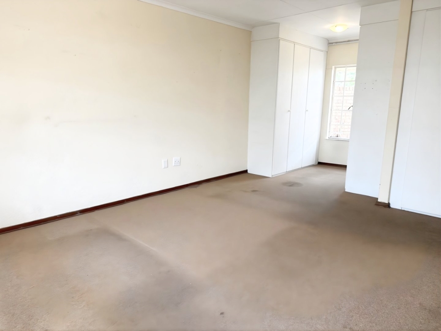 3 Bedroom Property for Sale in Wilgeheuwel Gauteng