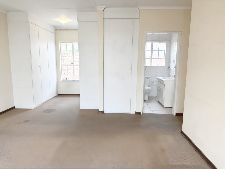 3 Bedroom Property for Sale in Wilgeheuwel Gauteng