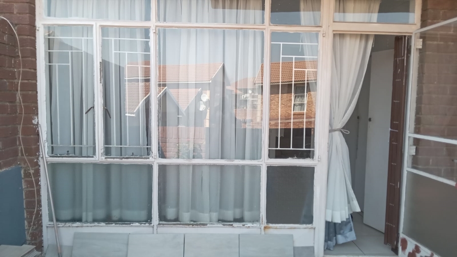 1 Bedroom Property for Sale in Edleen Gauteng