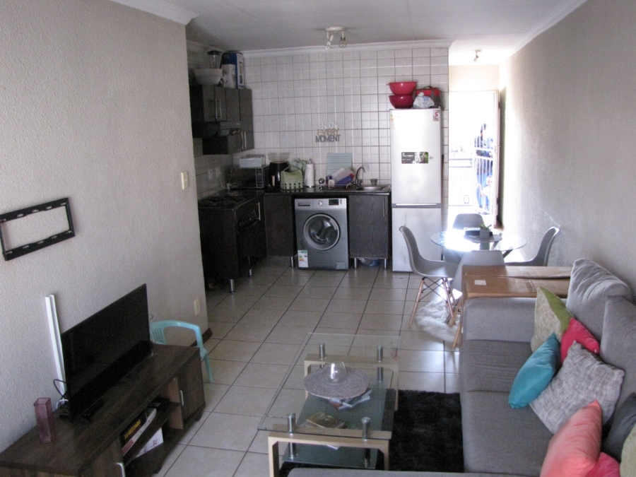2 Bedroom Property for Sale in Hoogland Gauteng