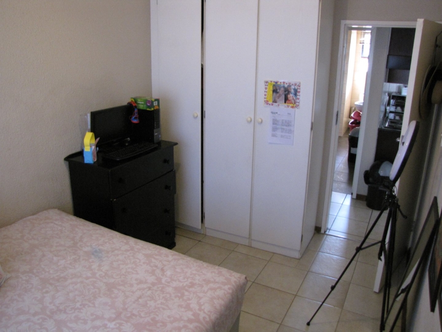 2 Bedroom Property for Sale in Hoogland Gauteng