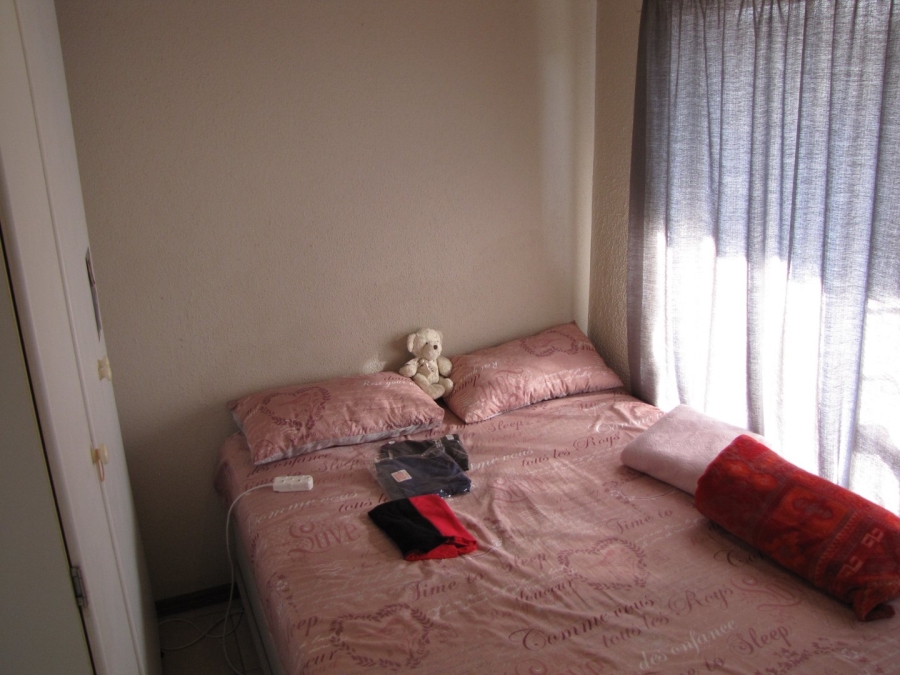 2 Bedroom Property for Sale in Hoogland Gauteng