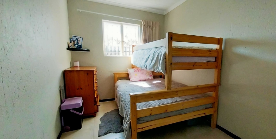 To Let 3 Bedroom Property for Rent in Greenstone Hill Gauteng